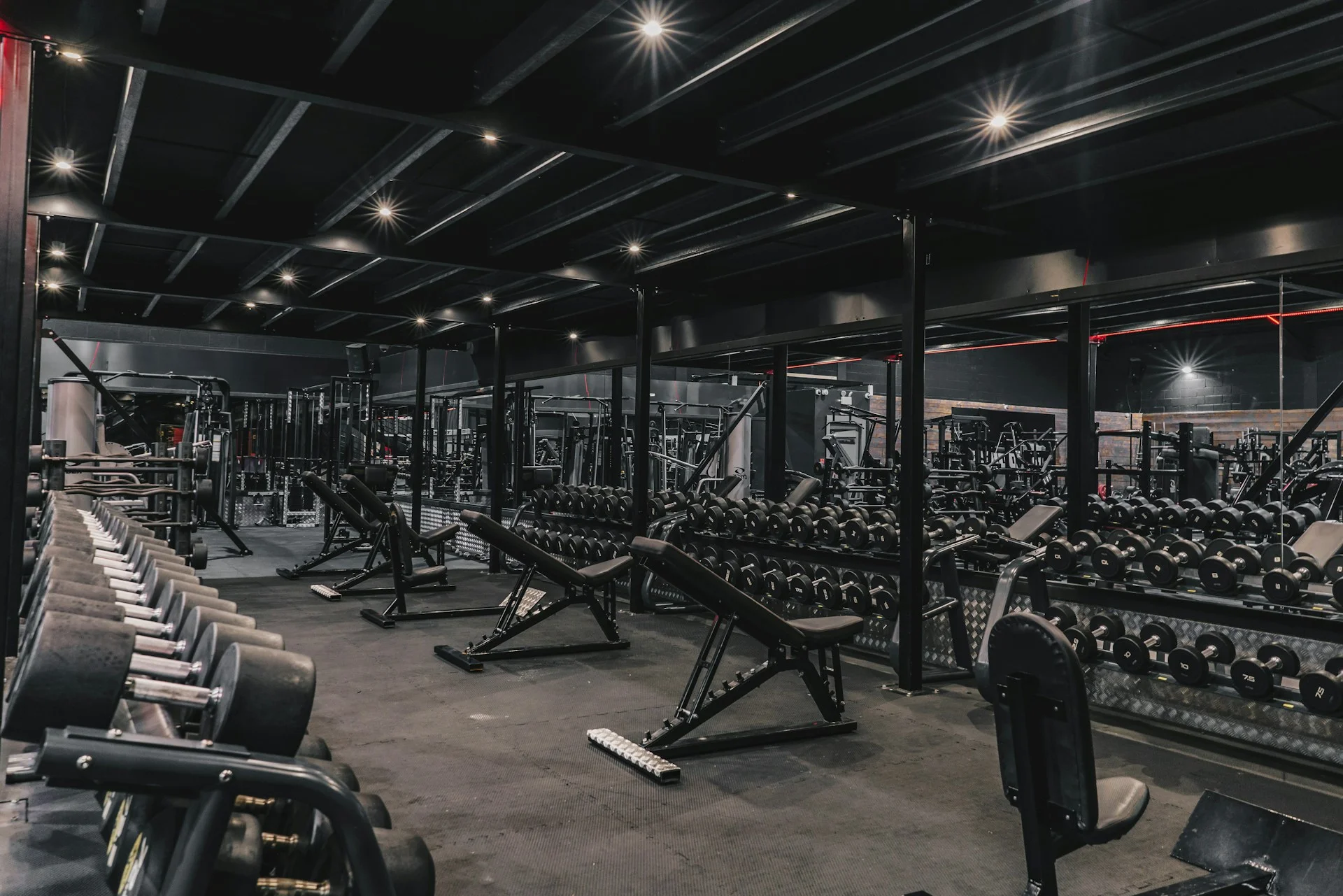 Gym elements arranged through a 2D floor plan