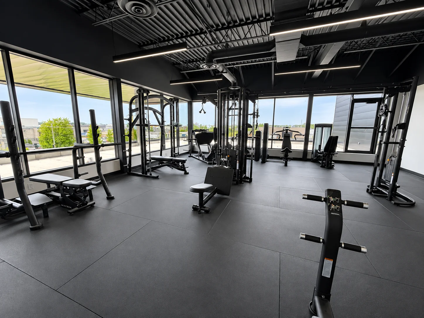 Aire de musculation commerciale du projet Frontenac.